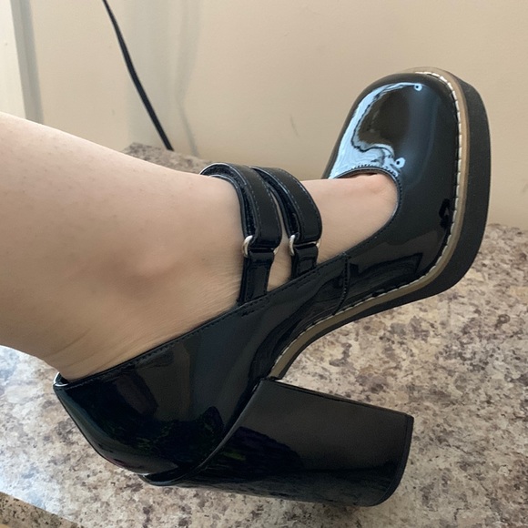 Steve Madden Chunky Black Patent Heels - Picture 12 of 16